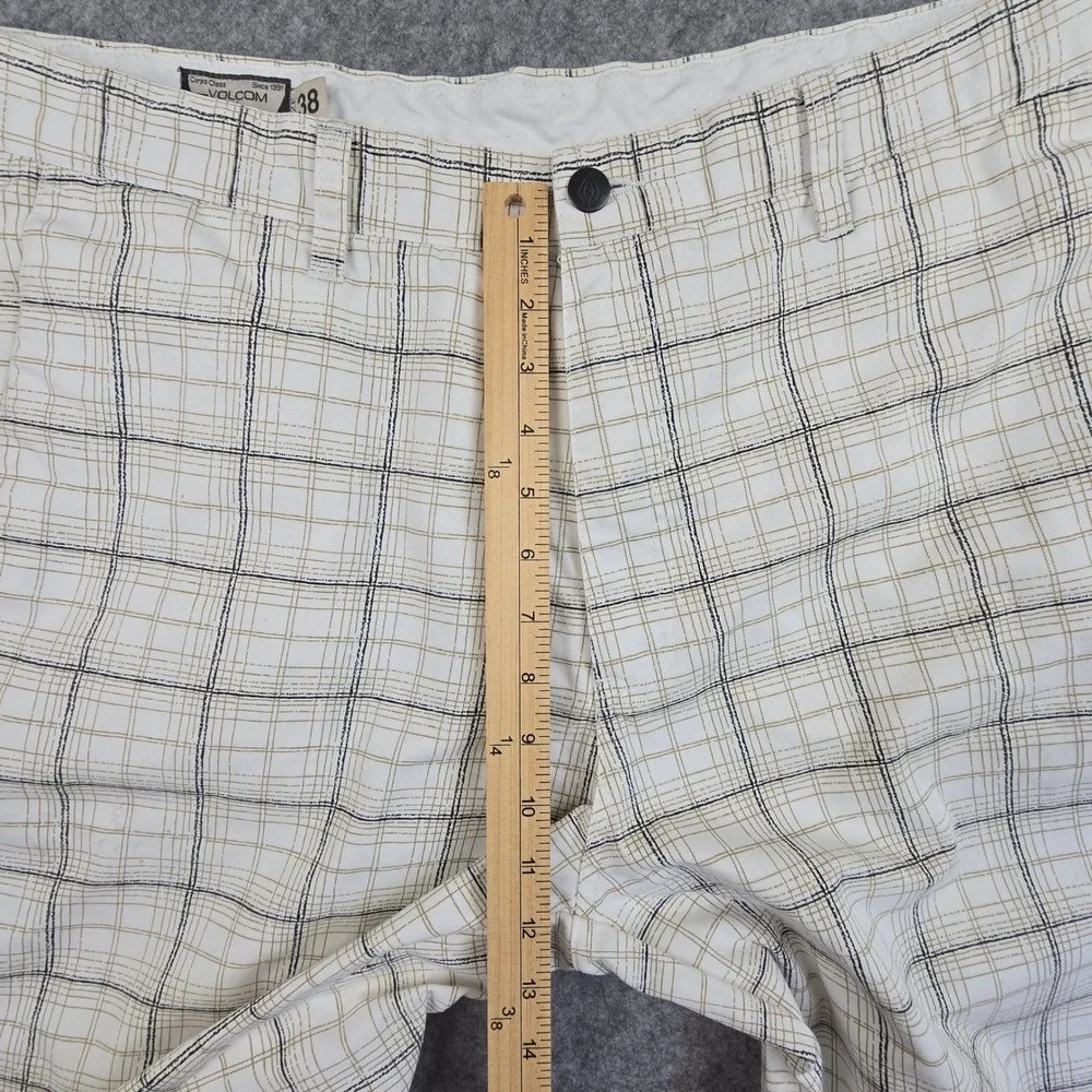 Volcom Vmonty Shorts Mens 38 White Plaid Regular Fit Skate Chino Short